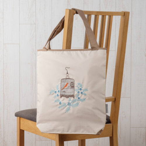 美しさと実用性を兼ね備えた「防撥水トートバッグ」